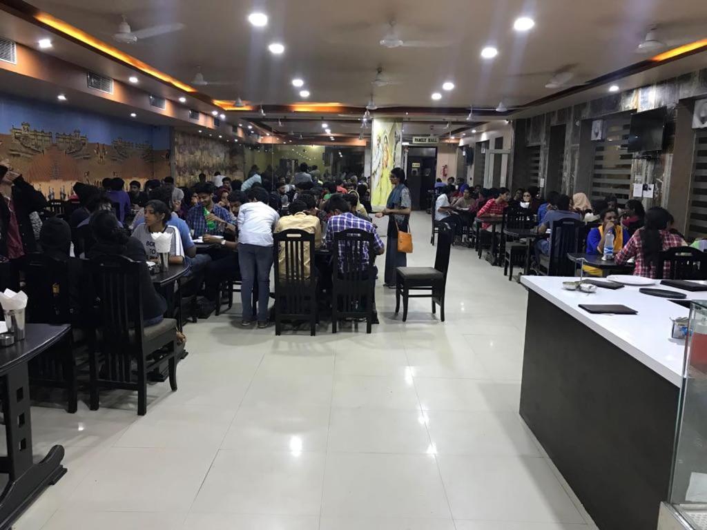 Makrana Raj Hotel Sikar Exterior foto